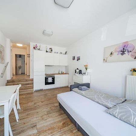 Modernes Appartement Nahe U-Bahn Und Schoenbrunn Viena Exterior foto