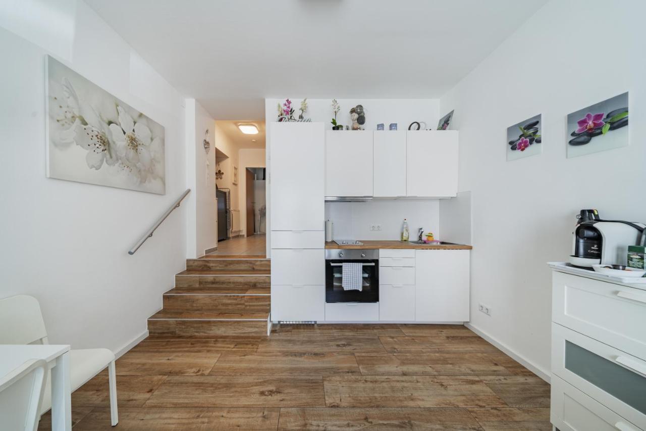 Modernes Appartement Nahe U-Bahn Und Schoenbrunn Viena Exterior foto