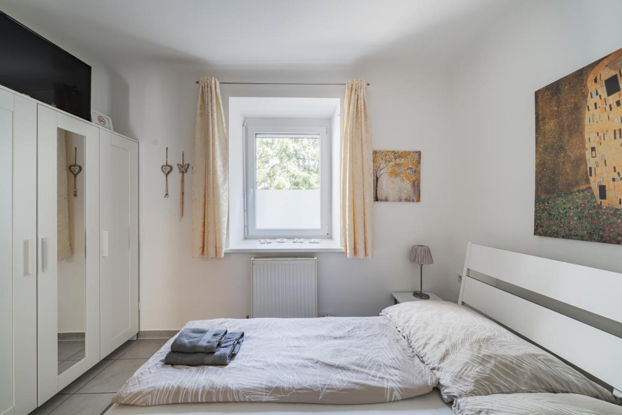 Modernes Appartement Nahe U-Bahn Und Schoenbrunn Viena Exterior foto