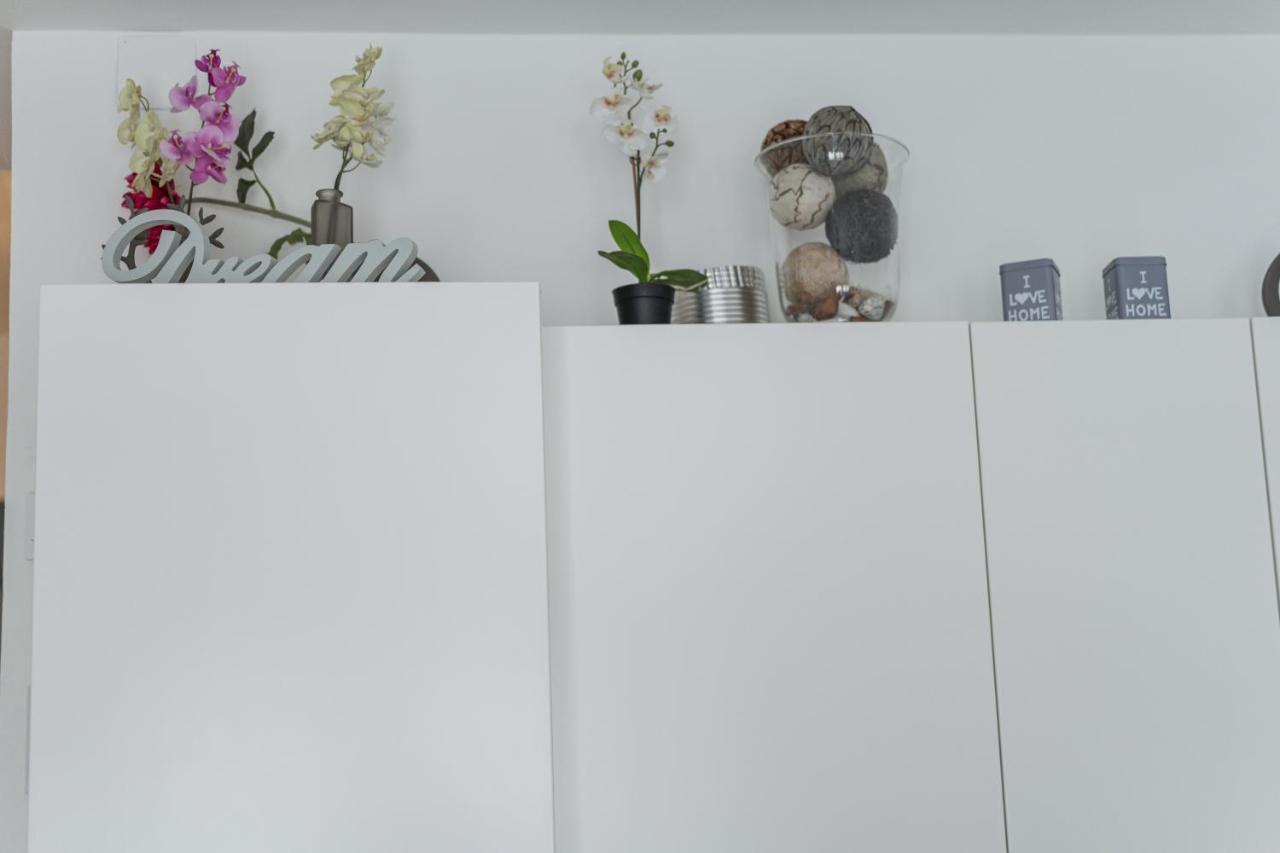 Modernes Appartement Nahe U-Bahn Und Schoenbrunn Viena Exterior foto